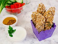 Рецепта Пържени пилешки филенца (хапки) панирани с овесени ядки и белтъци